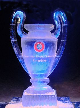 Eisfigur_ Uefa_Pokal